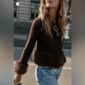 Zara faux fur trim
Cardigan
